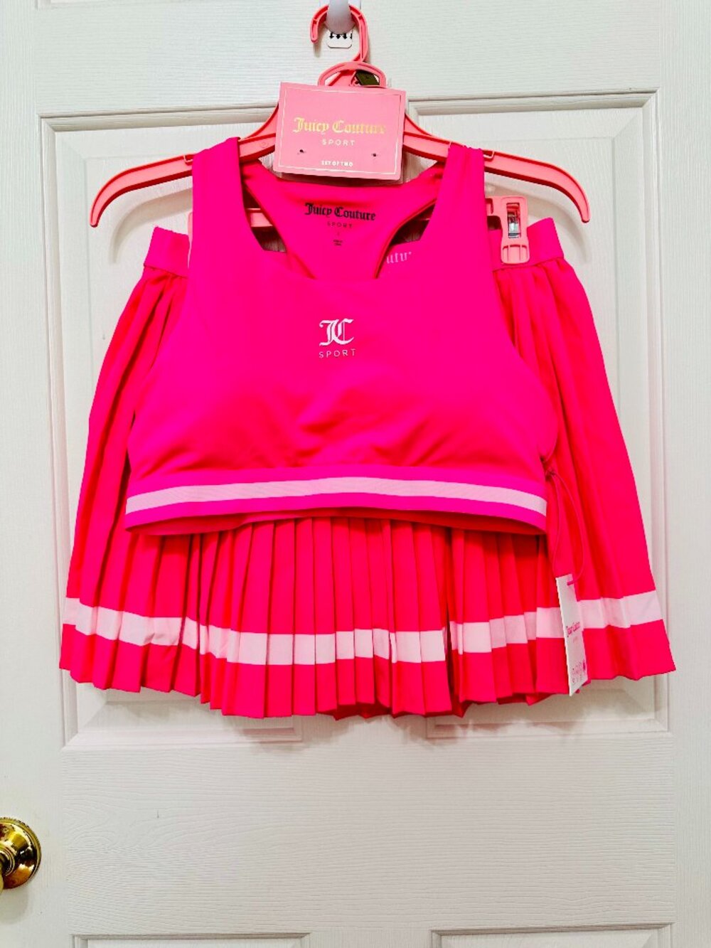 SET OF 2 JUICY COUTURE JC SPORT PINK SPORT BRA AND SKORT SET $98 LARGE